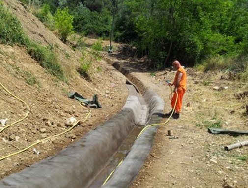 Canalette al Bargino - idratazione del geotessuto CC su cantiere di Bargino