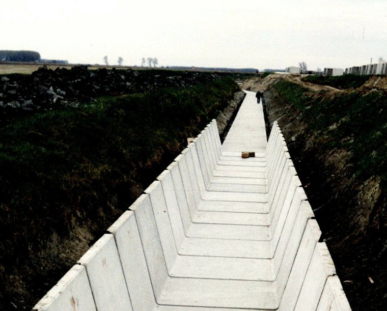 Linea di canali a U in posa