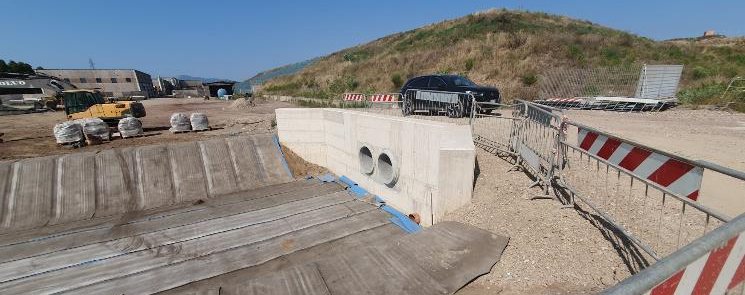 Discarica di Piombino - realizzazione canale discarica Piombino con geotessuto CC