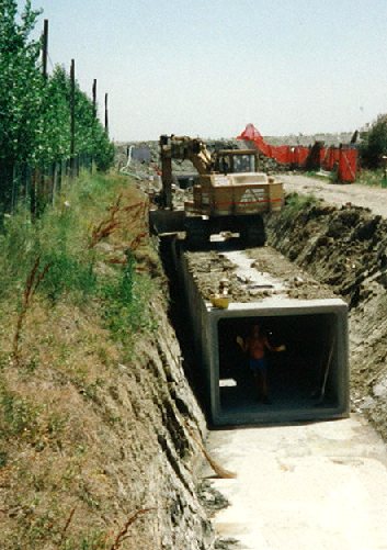 Scatolari prefabbricati - posa scatolare cantiere Valdarno