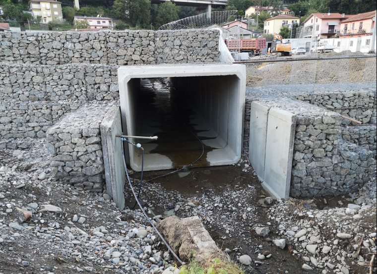 Scatolari prefabbricati - scarico realizzato con scatolare